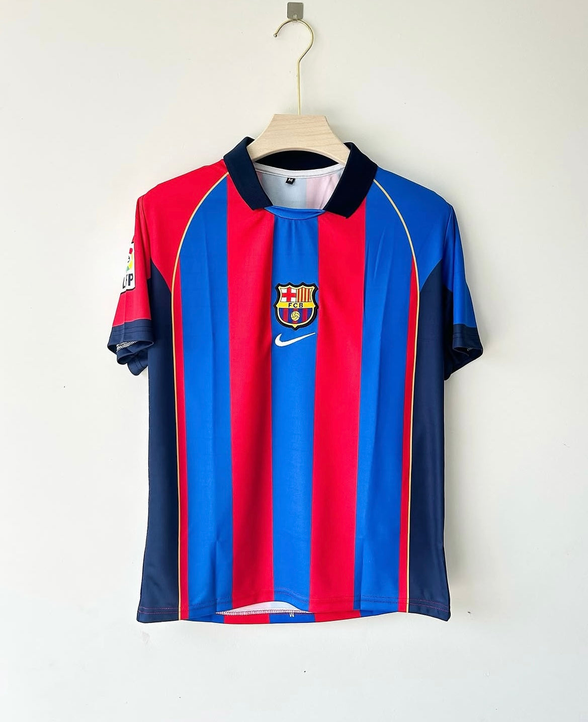 BARCELONA 2001-02 HOME KIT PUYOL EMBROIDERY