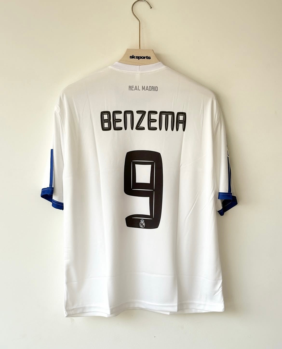 REAL MADRID 2010-11 HOME JERSEY FIVESLEEVES