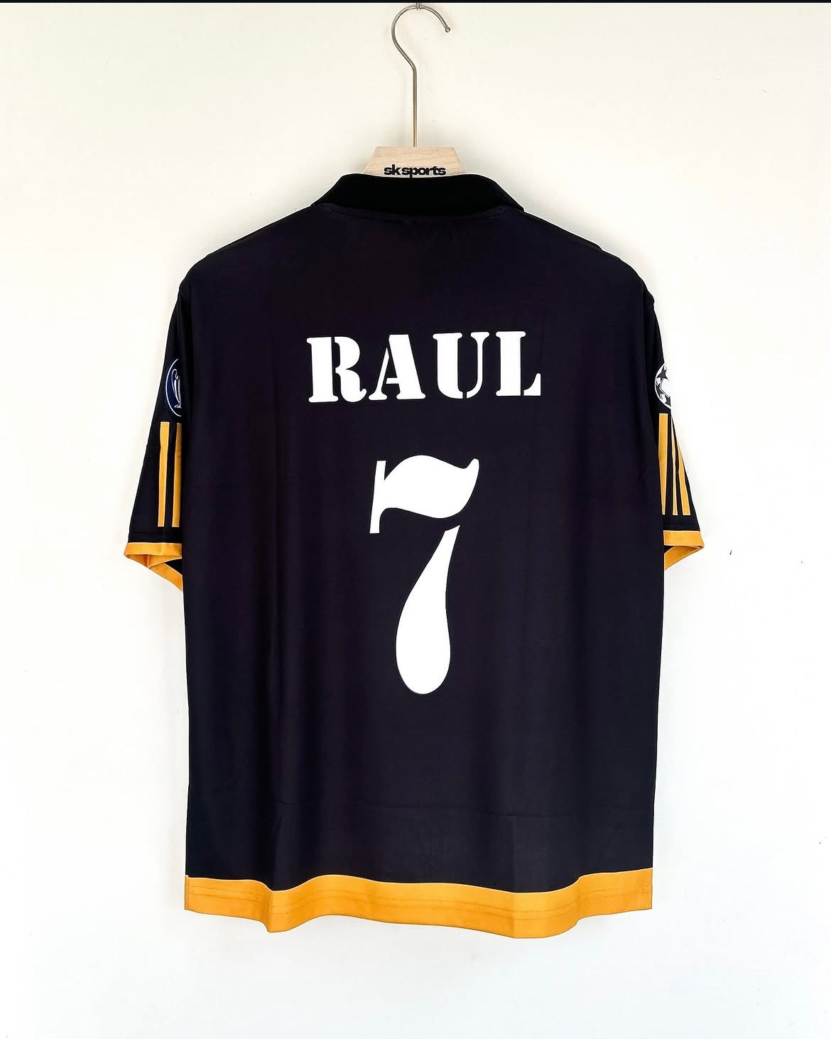REAL MADRID 1999-2001 RAUL RETRO FIVESLEEVES