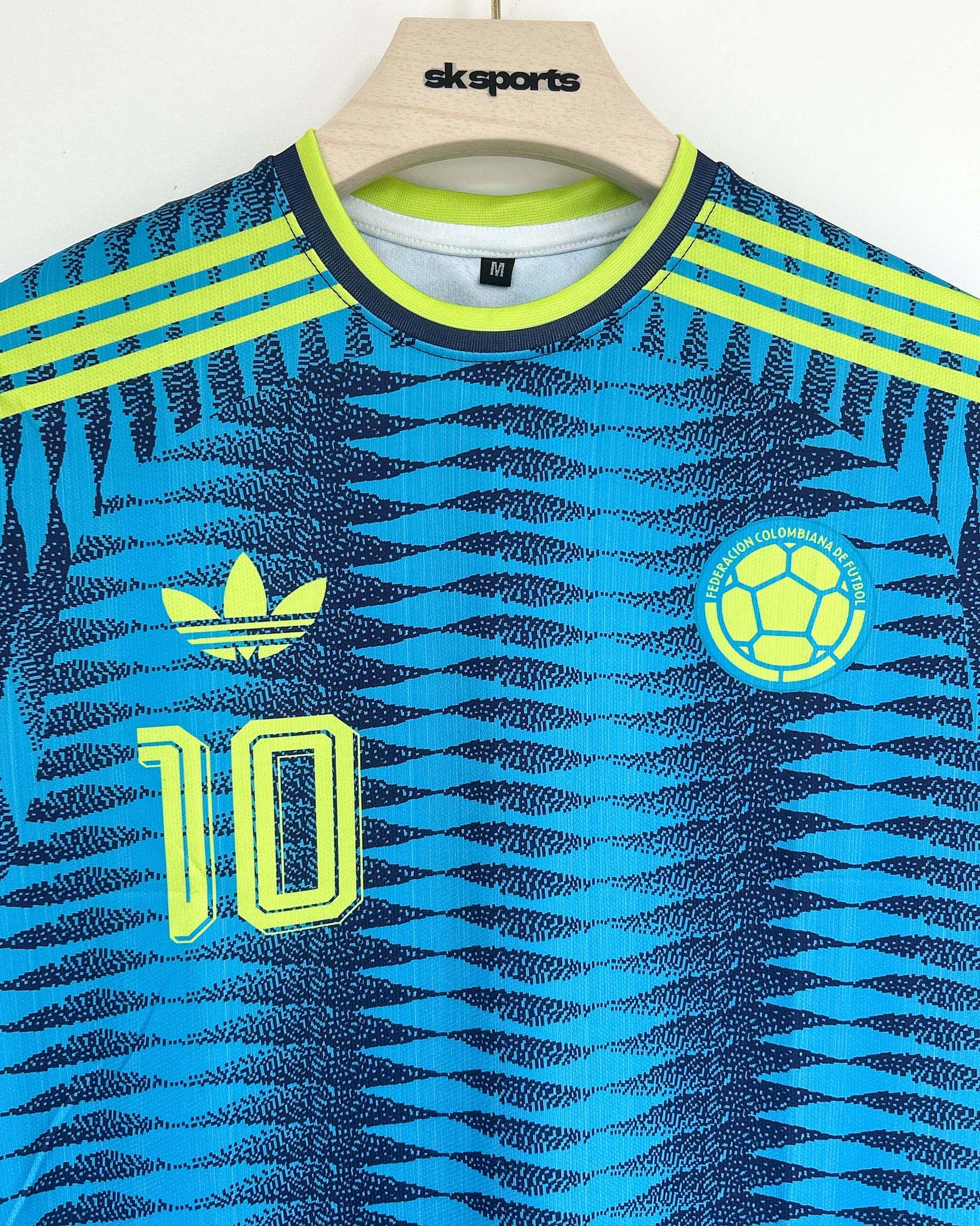 JAMES COLOMBIA WORLD CUP 2026 HOME KIT