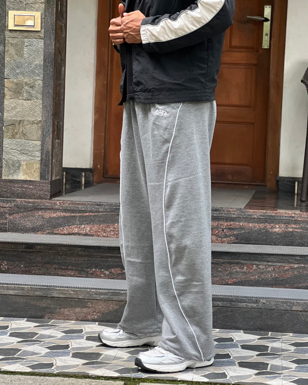 LOOSE FIT TRACK PANT -LIGHT GREY (LYCRA LOOPKNIT WITH FLEECE)