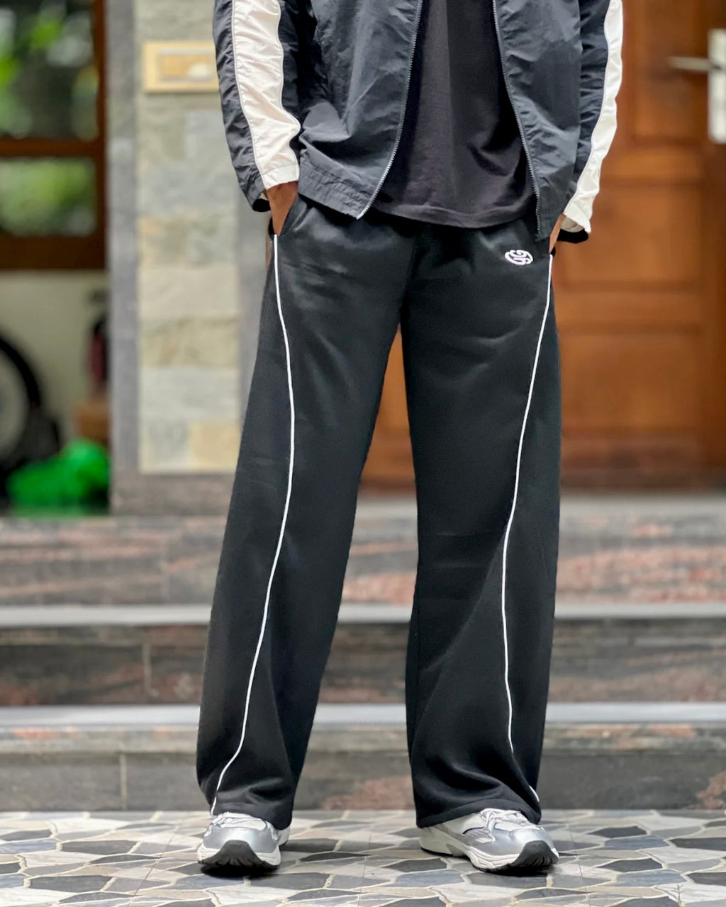 LOOSE FIT TRACK PANT - BLACK (LYCRA LOOPKNIT WITH FLEECE)