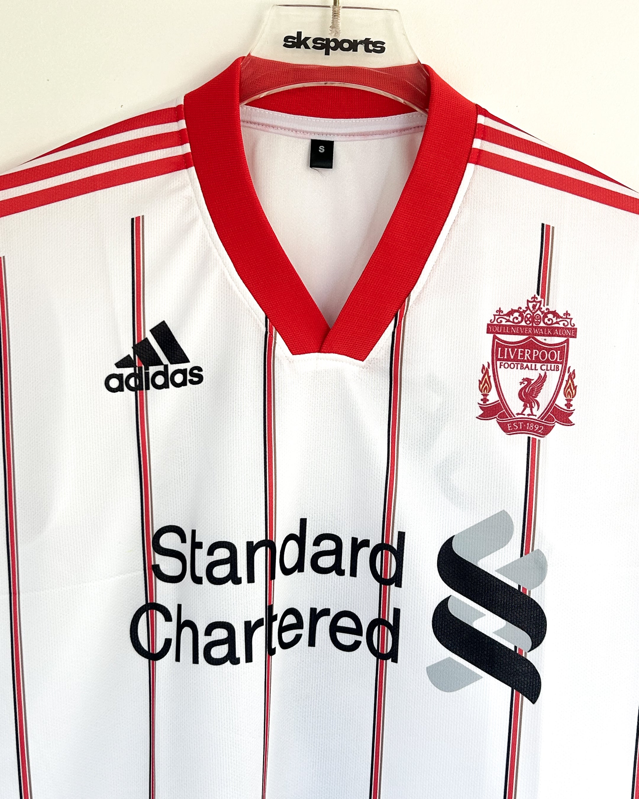 GERRERD LIVERPOOL 2010-11 AWAY KIT V-NECK FIVESLEEVES
