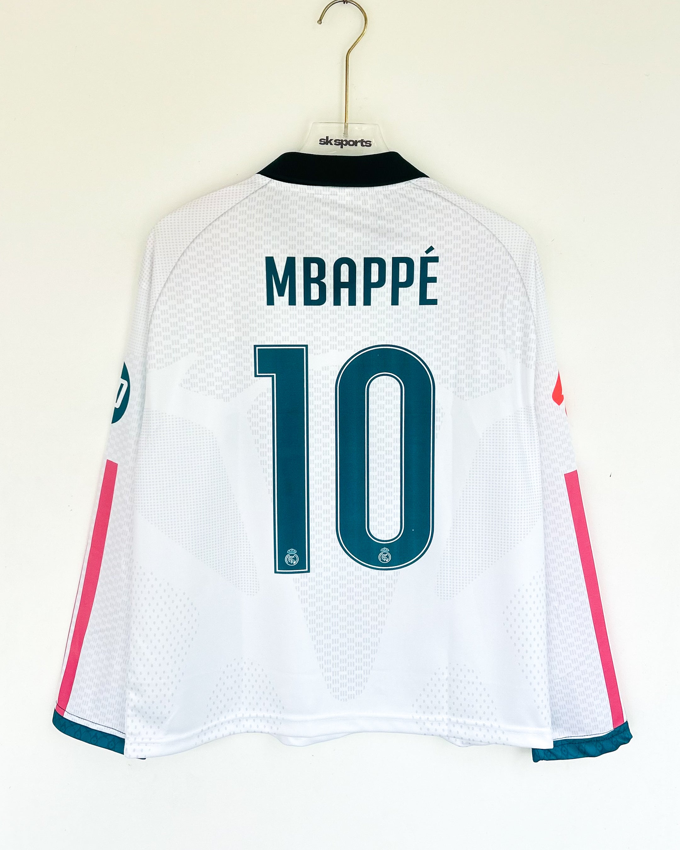 REAL MADRID 2026-26  HOME KIT OVERSIZED COLLAR FULLSLEEVES
