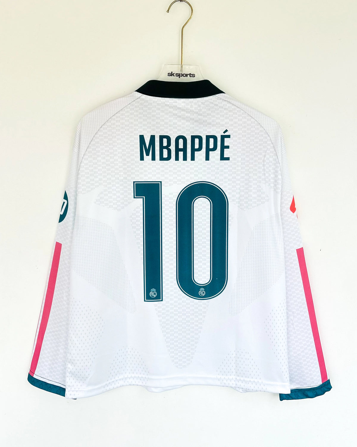 REAL MADRID 2026-26  HOME KIT OVERSIZED COLLAR FULLSLEEVES