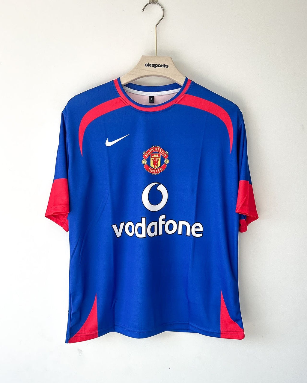 RONALDO MAN UNITED 2005-06 AWAY KIT FIVESLEEVES