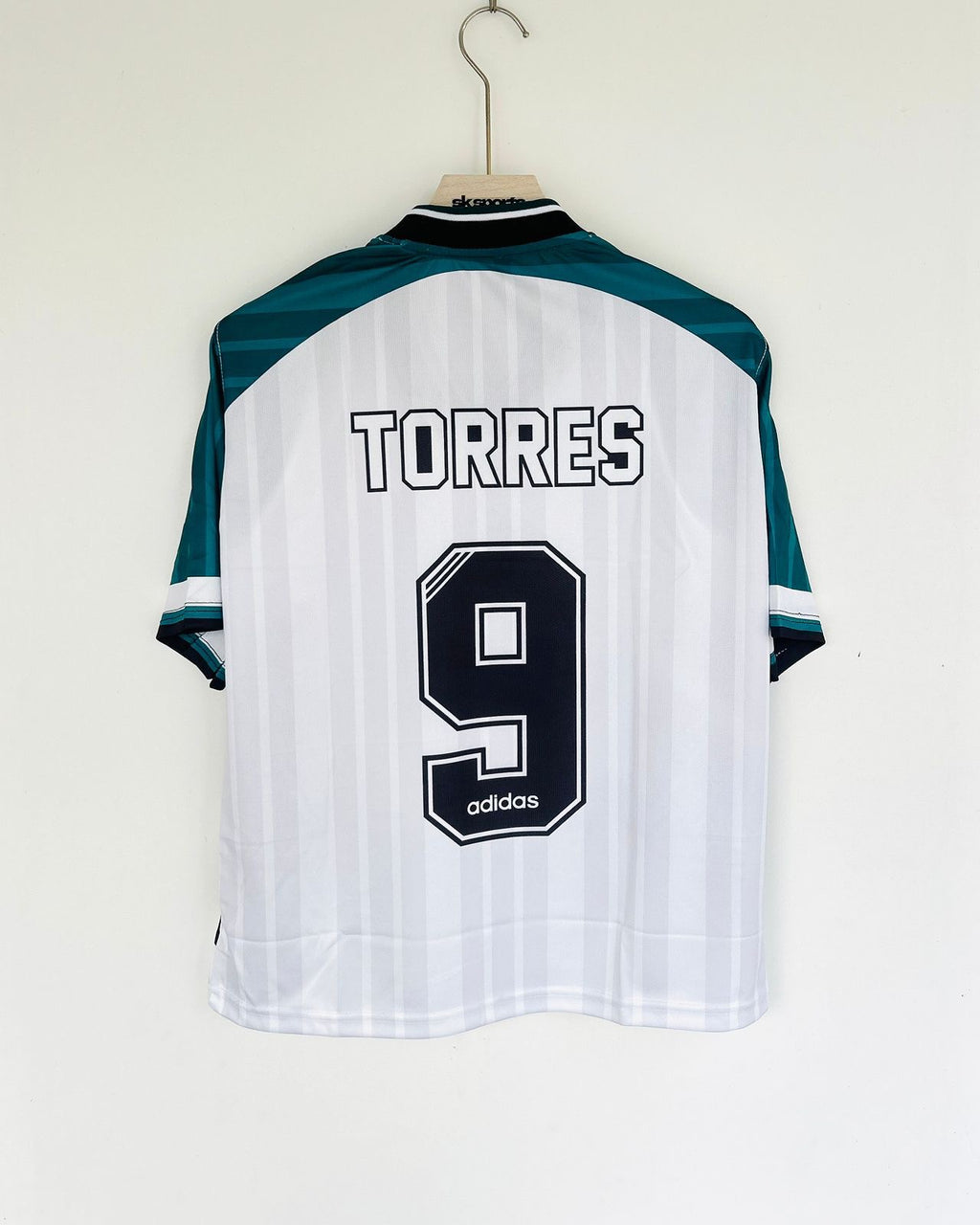 TORRES LIVERPOOL RETRO FIVESLEEVES