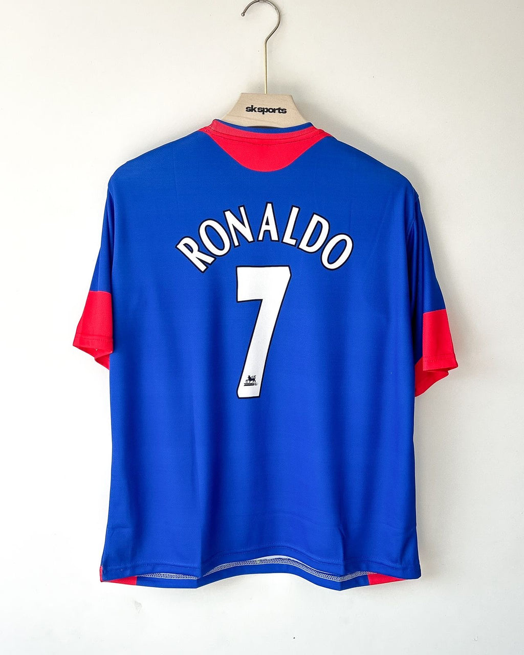 RONALDO MAN UNITED 2005-06 AWAY KIT FIVESLEEVES